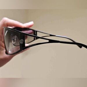 Versace sunglasses model 2040